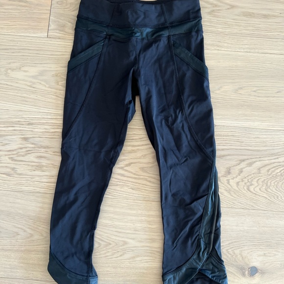 Women’s Lululemon Leggings - Picture 2 of 6
